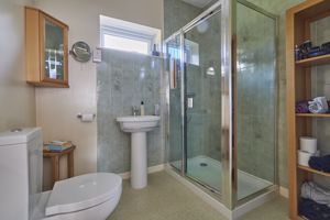 En Suite- click for photo gallery